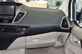 2016款福特途睿欧2.0T手动精睿版