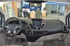 2016款福特途睿欧2.0T手动精睿版