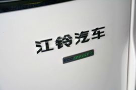 2016款福特途睿欧2.0T手动精睿版