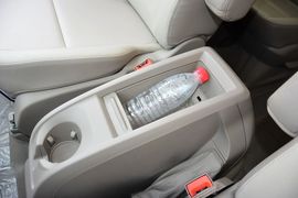 2016款福特途睿欧2.0T手动精英版到店实拍