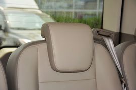 2016款福特途睿欧2.0T手动精英版