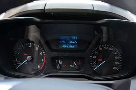 2016款福特途睿欧2.0T手动精英版