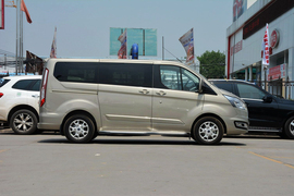 2016款福特途睿欧2.0T手动精英版