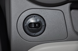 2010款雪佛兰新赛欧两厢1.4L