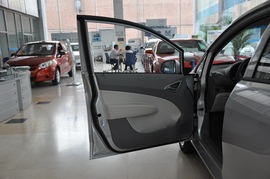 2010款雪佛兰新赛欧两厢1.4L