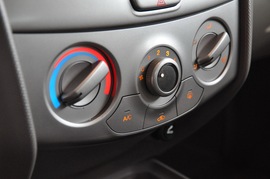 2010款雪佛兰新赛欧两厢1.4L