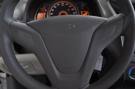 2010款雪佛兰新赛欧两厢1.4L