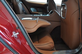 2010款阿斯顿马丁Rapide