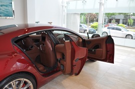 2010款阿斯顿马丁Rapide