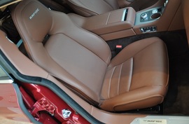 2010款阿斯顿马丁Rapide