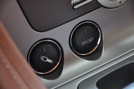 2010款阿斯顿马丁Rapide