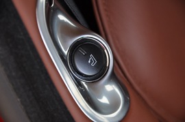 2010款阿斯顿马丁Rapide