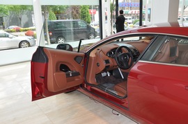 2010款阿斯顿马丁Rapide