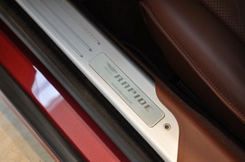 2010款阿斯顿马丁Rapide