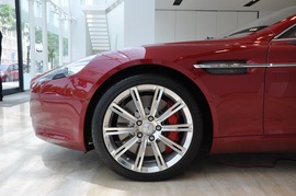 2010款阿斯顿马丁Rapide