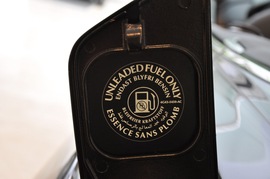 2010款阿斯顿马丁DBS