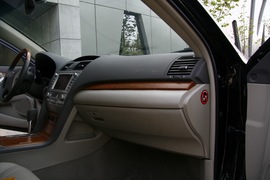 2010款丰田凯美瑞240V