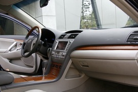 2010款丰田凯美瑞240V