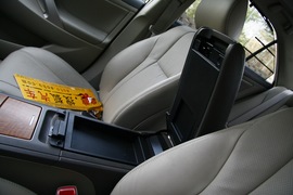 2010款丰田凯美瑞240V