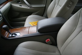2010款丰田凯美瑞240V