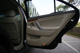 2010款丰田凯美瑞240V