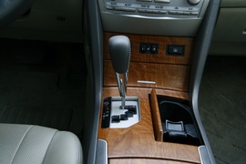 2010款丰田凯美瑞240V