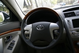 2010款丰田凯美瑞240V