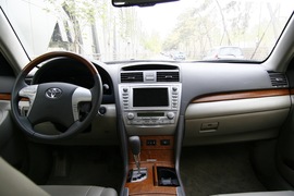 2010款丰田凯美瑞240V