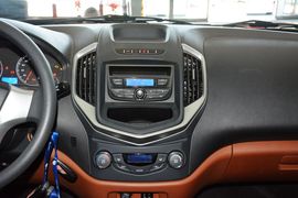 2016款吉利金刚1.5L手动进取型