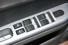 2014款铃木雨燕1.5L手动时尚型