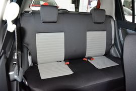 2014款铃木雨燕1.5L手动时尚型