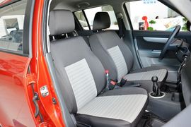 2014款铃木雨燕1.5L手动时尚型