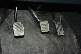 2014款铃木雨燕1.5L手动时尚型