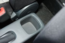 2014款铃木雨燕1.5L手动时尚型