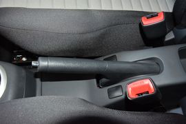 2014款铃木雨燕1.5L手动时尚型