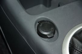 2014款铃木雨燕1.5L手动时尚型