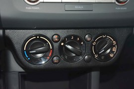 2014款铃木雨燕1.5L手动时尚型