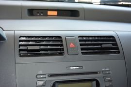 2014款铃木雨燕1.5L手动时尚型