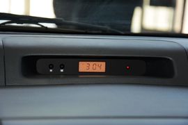 2014款铃木雨燕1.5L手动时尚型