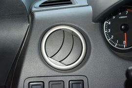 2014款铃木雨燕1.5L手动时尚型