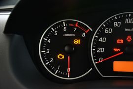 2014款铃木雨燕1.5L手动时尚型