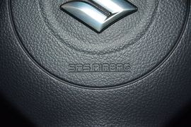 2014款铃木雨燕1.5L手动时尚型