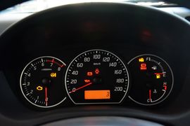 2014款铃木雨燕1.5L手动时尚型