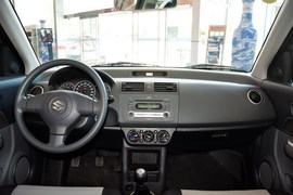 2014款铃木雨燕1.5L手动时尚型