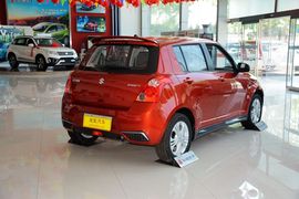 2014款铃木雨燕1.5L手动时尚型