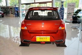 2014款铃木雨燕1.5L手动时尚型