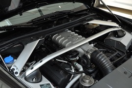 2010款阿斯顿马丁V8