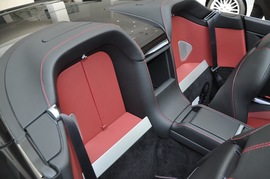 2010款阿斯顿马丁V8
