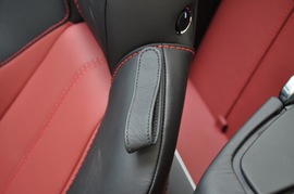 2010款阿斯顿马丁V8