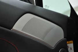 2010款阿斯顿马丁V8